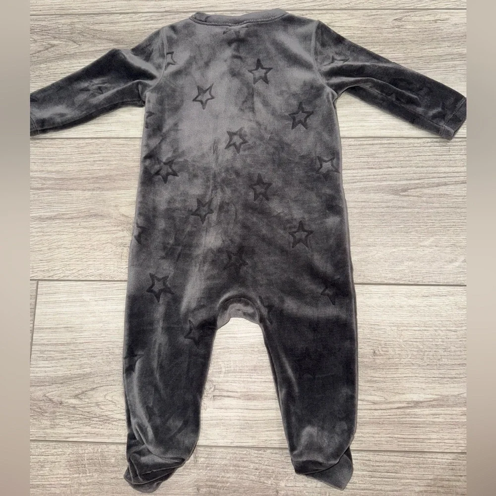 OLD NAVY Gray Star Patterned Velvet Kids One Piece Sleeper Pajama
